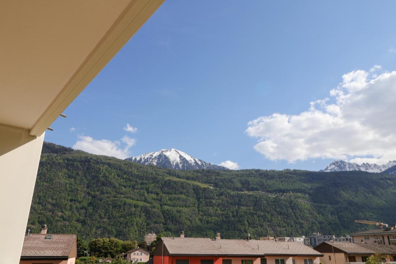 Modern Apartment Close To Martigny Train Station Экстерьер фото