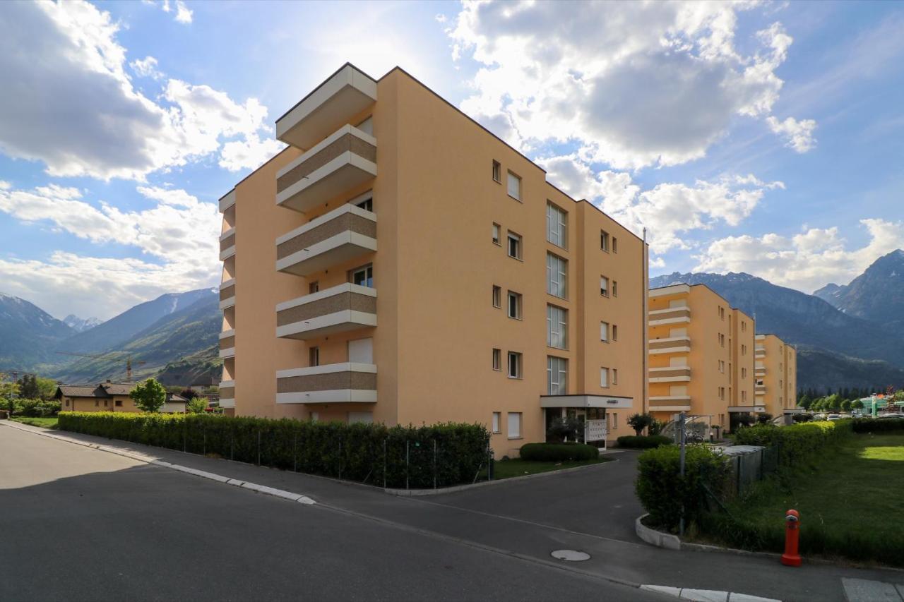 Modern Apartment Close To Martigny Train Station Экстерьер фото