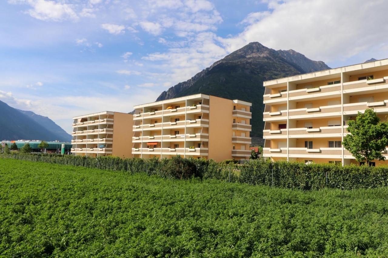 Modern Apartment Close To Martigny Train Station Экстерьер фото